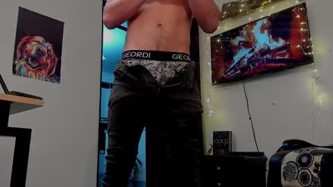 Snapshot of noahbrawn chatting on 01-05-25, 12:10 LIAM- noah online show from 01-05-25, 12:10