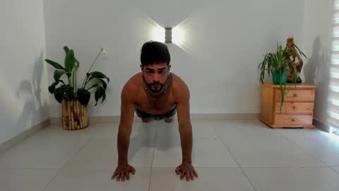 LIAM- noah online show from 12-19-25, 01:29