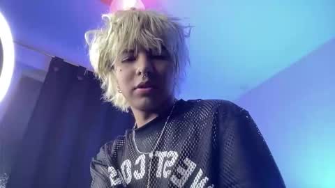 Noah online show from 03-17-26, 01:43