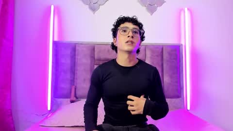 noahjhoness online show from 09-25-25, 08:23