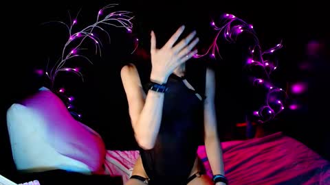 Noah Xtar online show from 10-26-25, 02:06