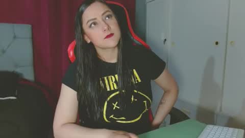 Snapshot of noamartin_ chatting on 10-12-25, 02:10 Noamartin online show from 10-12-25, 02:10