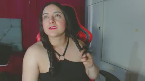 Snapshot of noamartin_ chatting on 10-21-25, 10:32 Noamartin online show from 10-21-25, 10:32