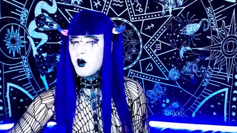 caroline online show from 12-22-25, 12:40