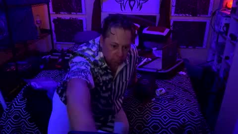 Snapshot of nodak808 chatting on 11-10-25, 06:12 Jonny Coxman online show from 11-10-25, 06:12