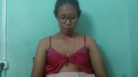 noella711128 online show from 12-17-25, 08:42