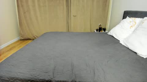 Noelle Natty online show from 11-15-25, 03:59