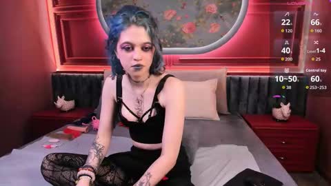 Snapshot of noellegothicshadow chatting on 01-16-26, 05:55 Elly online show from 01-16-26, 05:55
