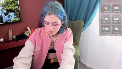 Snapshot of noellegothicshadow chatting on 01-18-26, 06:06 Elly online show from 01-18-26, 06:06