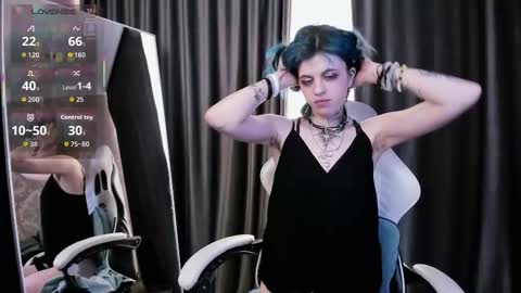 Snapshot of noellegothicshadow chatting on 03-04-26, 10:16 Elly online show from 03-04-26, 10:16