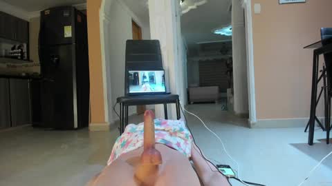 Snapshot of noemibcnz chatting on 11-11-25, 11:27 In instagram dayhannanoemi online show from 11-11-25, 11:27