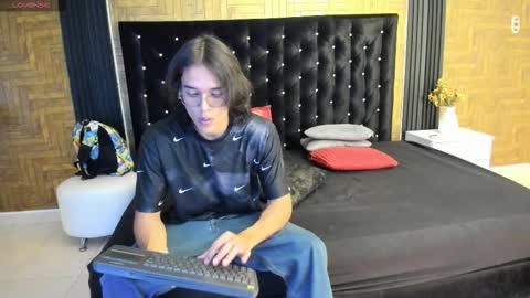     online show from 03-01-26, 03:19