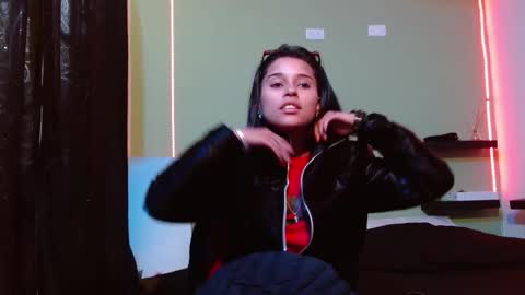 Noha Thomson online show from 09-22-25, 07:27