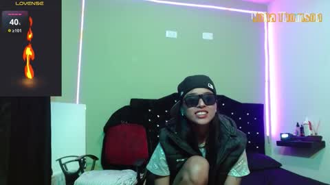 Noha Thomson online show from 10-21-25, 12:22