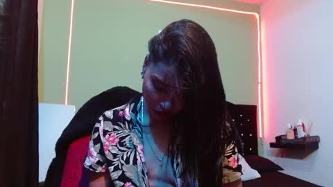 Noha Thomson online show from 10-23-25, 06:17