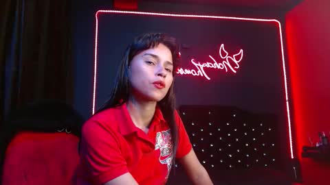 Noha Thomson online show from 12-19-25, 02:51