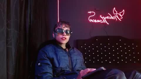 Noha Thomson online show from 01-18-26, 01:31