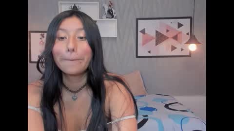 Snapshot of nohemi_louse chatting on 02-11-25, 10:18 Nohemi online show from 02-11-25, 10:18