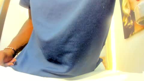 noir_king0 online show from 02-14-26, 03:03