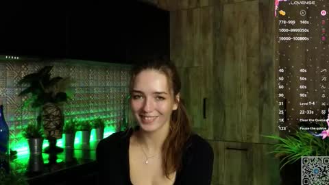 Snapshot of noirastrya chatting on 03-12-26, 06:30 Sophie online show from 03-12-26, 06:30