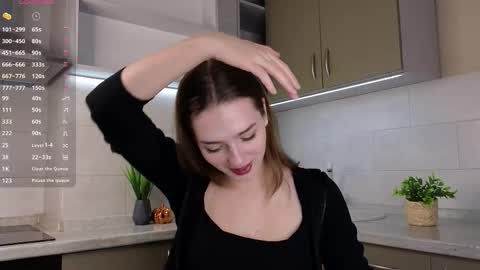 Snapshot of noirastrya chatting on 03-19-26, 06:06 Sophie online show from 03-19-26, 06:06