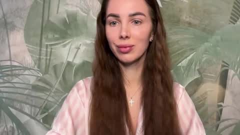 Noirelle online show from 09-30-25, 06:18