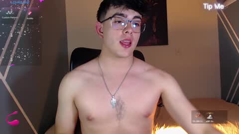 Snapshot of nolan_twink chatting on 12-01-24, 08:42 Nolan online show from 12-01-24, 08:42