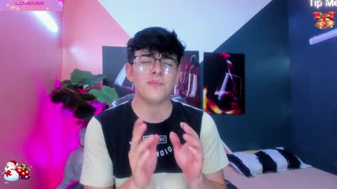 Snapshot of nolan_twink chatting on 12-13-24, 10:51 Nolan online show from 12-13-24, 10:51