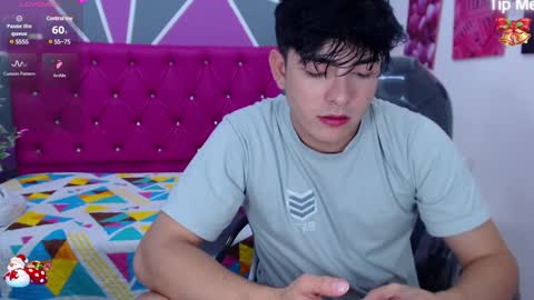 Snapshot of nolan_twink chatting on 12-14-24, 11:23 Nolan online show from 12-14-24, 11:23