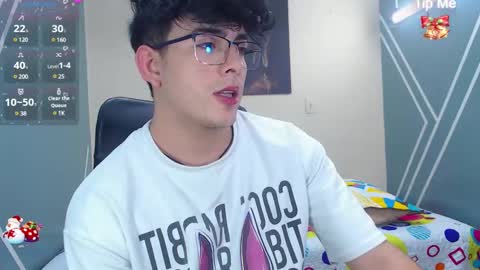 Snapshot of nolan_twink chatting on 12-15-24, 09:31 Nolan online show from 12-15-24, 09:31