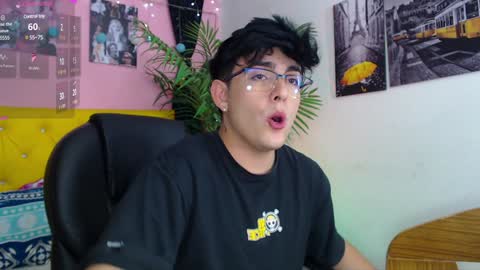 Snapshot of nolan_twink chatting on 01-07-25, 09:14 Nolan online show from 01-07-25, 09:14