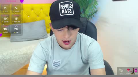 Snapshot of nolan_twink chatting on 01-29-25, 06:18 Nolan online show from 01-29-25, 06:18