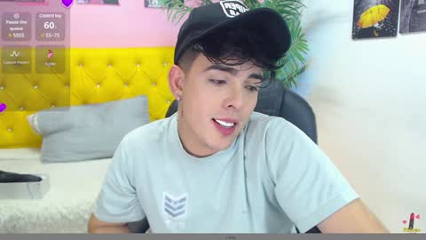 Snapshot of nolan_twink chatting on 01-29-25, 10:01 Nolan online show from 01-29-25, 10:01