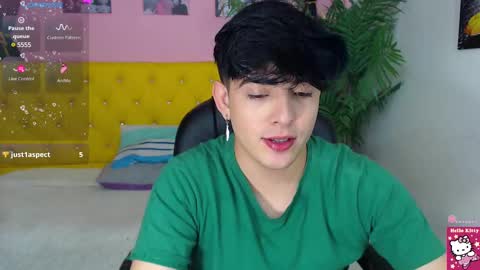 Snapshot of nolan_twink chatting on 02-16-25, 05:26 Nolan online show from 02-16-25, 05:26
