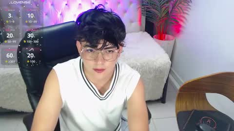 Snapshot of nolan_twink chatting on 09-10-25, 06:08 Nolan online show from 09-10-25, 06:08