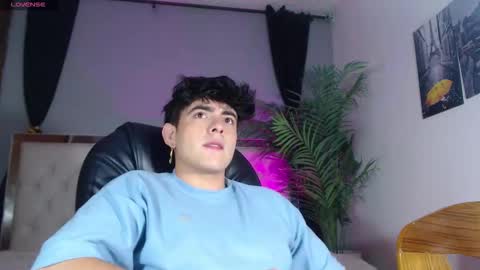 Snapshot of nolan_twink chatting on 09-29-25, 05:51 Nolan online show from 09-29-25, 05:51