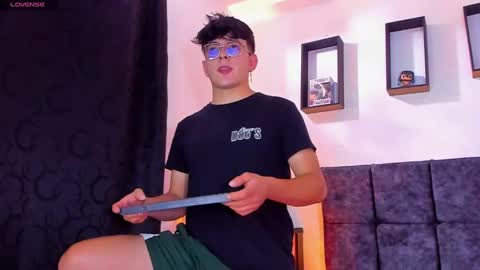 Snapshot of nolan_twink chatting on 10-08-25, 07:22 Nolan online show from 10-08-25, 07:22