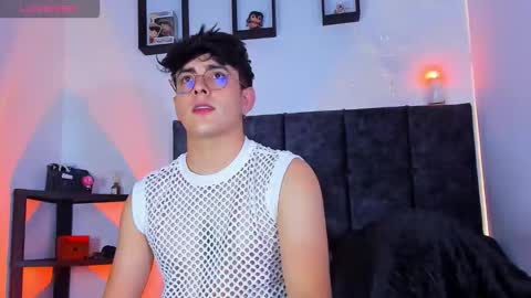 Snapshot of nolan_twink chatting on 10-21-25, 03:18 Nolan online show from 10-21-25, 03:18