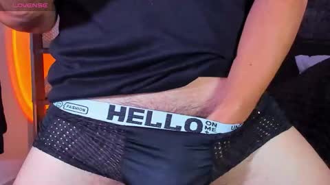 Snapshot of nolan_twink chatting on 10-21-25, 07:36 Nolan online show from 10-21-25, 07:36