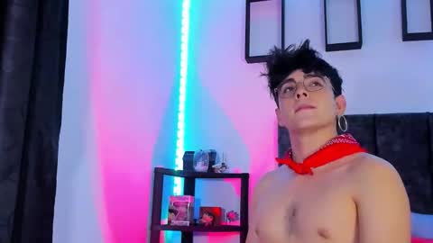 Snapshot of nolan_twink chatting on 10-31-25, 11:06 Nolan online show from 10-31-25, 11:06