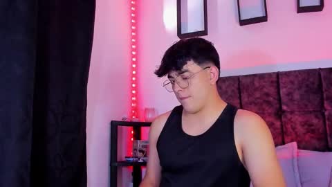 Snapshot of nolan_twink chatting on 11-04-25, 08:52 Nolan online show from 11-04-25, 08:52