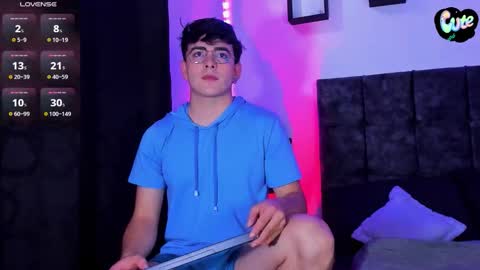 Snapshot of nolan_twink chatting on 11-18-25, 06:23 Nolan online show from 11-18-25, 06:23