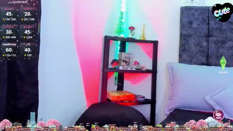 Snapshot of nolan_twink chatting on 12-17-25, 06:47 Nolan online show from 12-17-25, 06:47