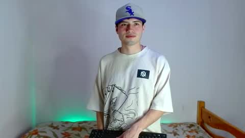 Snapshot of nolanjay chatting on 09-25-25, 08:23 NolanJay69 online show from 09-25-25, 08:23