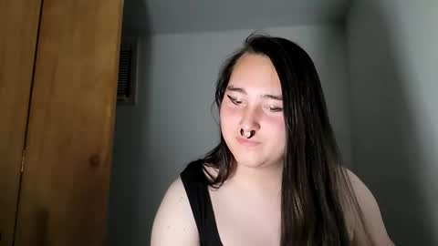 nonbinarybeauty20 online show from 10-15-25, 04:01