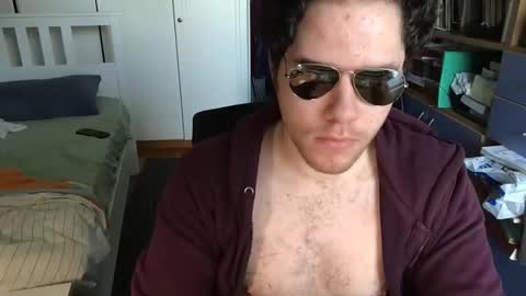 Snapshot of nongay379444 chatting on 01-06-25, 12:24 nongay379444 online show from 01-06-25, 12:24