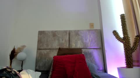 Nora Da Silva online show from 12-05-24, 01:17