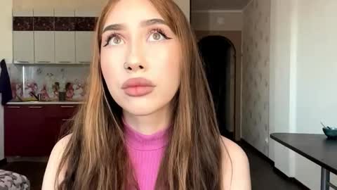 Snapshot of norahchee chatting on 11-19-25, 06:46 Lina online show from 11-19-25, 06:46