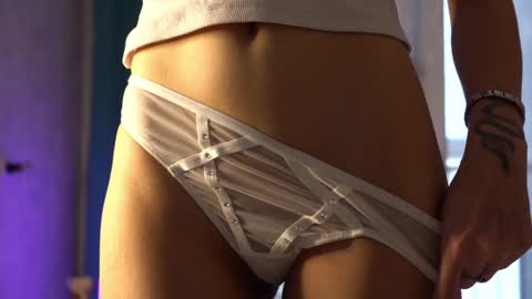 Eva online show from 12-21-24, 08:28