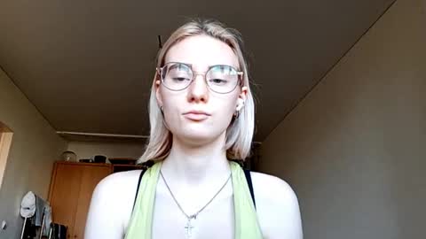 Lola online show from 10-04-25, 11:52